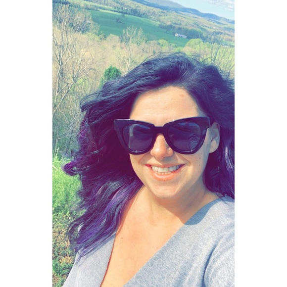 Meet your Posher, Tami - Picture 2 of 2